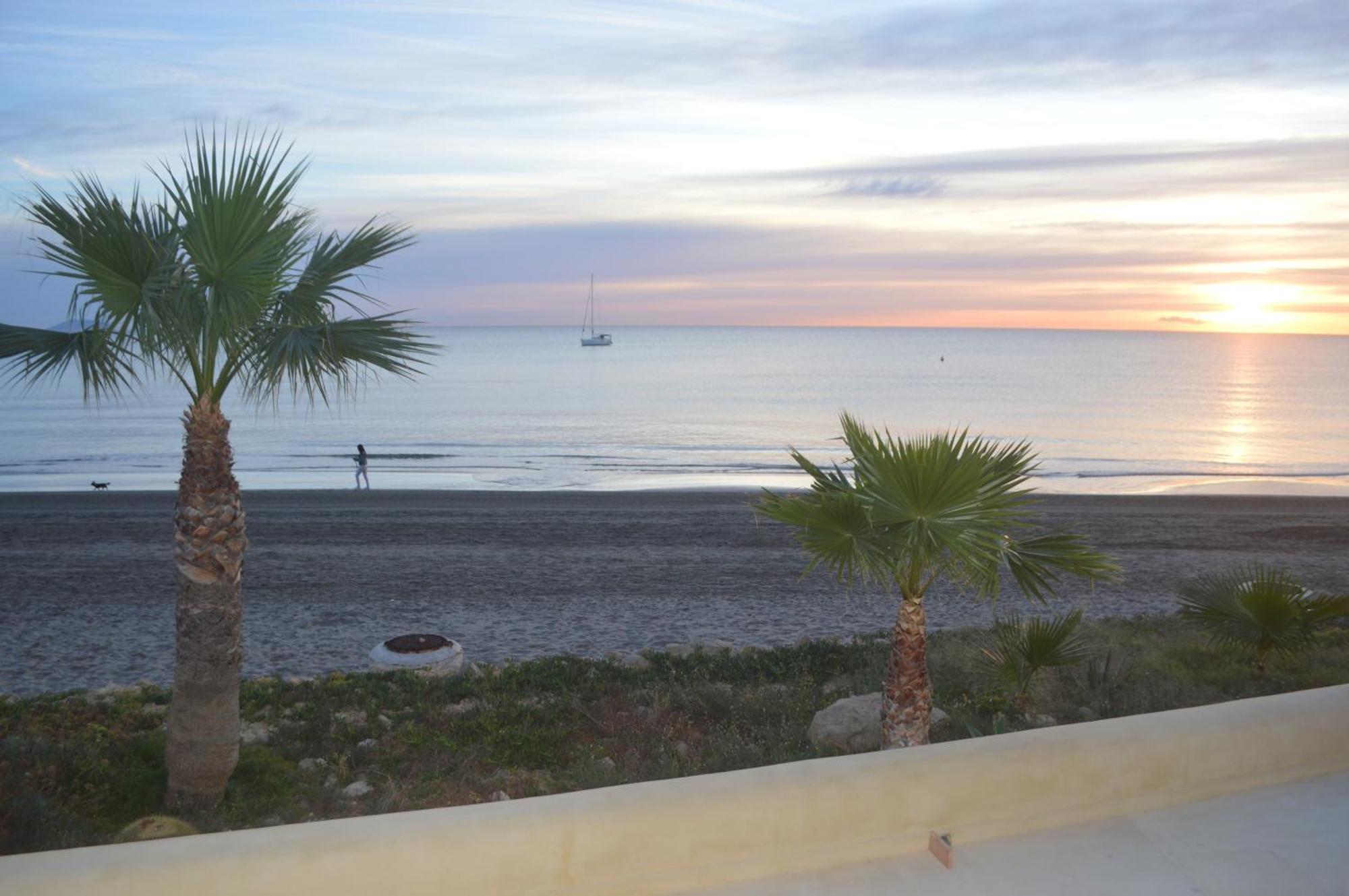 Espectacular Apartamento A Pie De Playa En Chalet Roquetes لقنت المظهر الخارجي الصورة